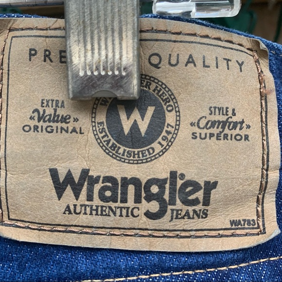Wrangler mens jeans size 44x 29 Regular Fit.   Color: Blue - Picture 3 of 6